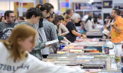 İZKİTAP kitapseverlerin buluşma noktası oldu