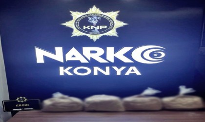 Kaçan araçtan 20 kilo eroin, baskın yapılan evden uyuşturucu çıktı
