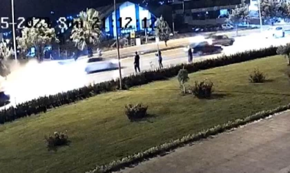 Kahramanmaraş’ta 3 aracın karıştığı kaza kamerada; 1 yaralı