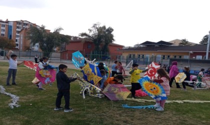 Karapınarda uçurtma şenliği düzenlendi