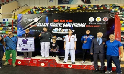 Karate Şampiyonasında Kağıtspor rüzgarı