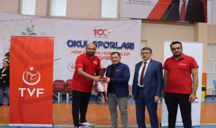 Kayseride ‘Fabrika Voleybol Okulu açıldı