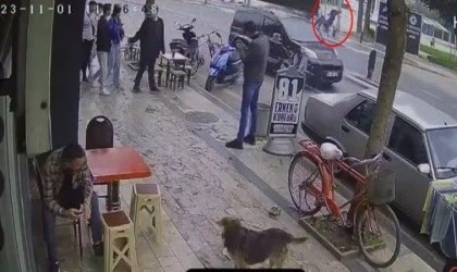 Kaza anı kamerada: Sürücü yayanın üzerine böyle düştü