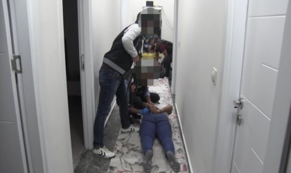 Kendisini hakim-savcı gibi tanıtarak dolandırıcılık yapan 2 şahıs tutuklandı