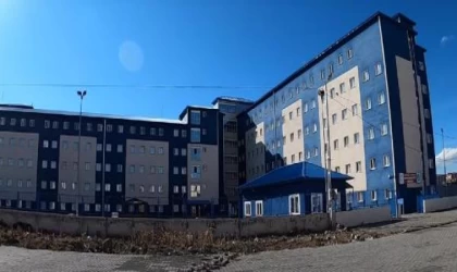 Kız öğrenci yurdunda ‘üzerime çay döktün’ kavgası: 1 yaralı