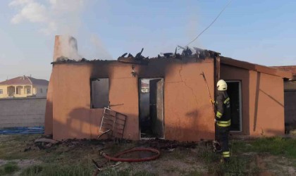 Konyada aşhane çıkan yangında kullanılamaz hale geldi