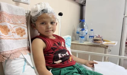 Köpeklerin saldırdığı 6 yaşındaki Emir, 3 ameliyat geçirdi