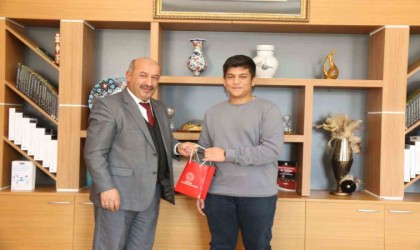 Kütahya Aysel-Selahattin Erkasap Sosyal Bilimler Lisesi öğrencisinin projesi Türkiye ikincisi