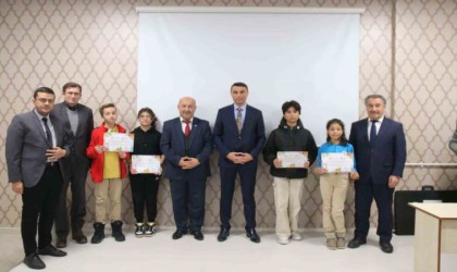 Kütahyada Bilinçli Tüketim ve Tüketici Hakları konulu resim ve karikatür yarışması ödül töreni