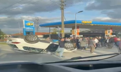 Kütahyada iki otomobil çarpıştı: 2 yaralı