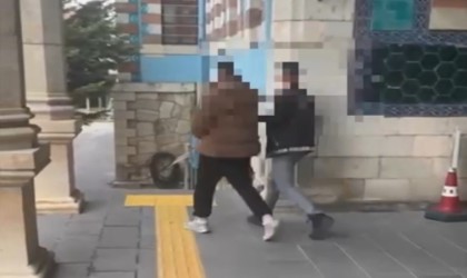 Kütahyada uyuşturucu madde ticareti yapan zanlı tutuklandı