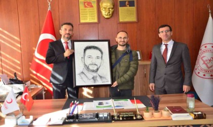 Manisa İl Milli Eğitim Müdürü Uğurelliyi duygulandıran hediye