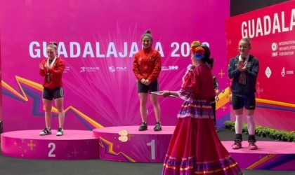 Mersinli halterci Gamze Altun dünya şampiyonu