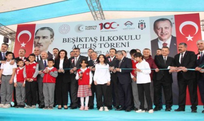 Milli Eğitim Bakanı Tekin, Beşiktaş Jimnastik Kulübünün yaptırdığı okulu açtı