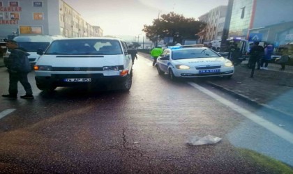 Minibüsün çarptığı yaşlı adam ağır yaralandı