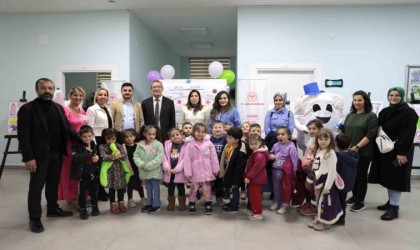 Minik ellerden resim sergisi