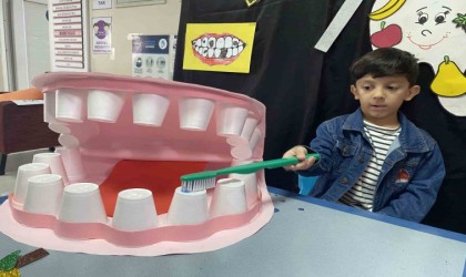 Minik öğrencilere ağız ve diş sağlığı eğitimi verildi
