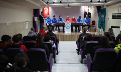 Nilüferin hentbolcuları ve öğrencilerden keyifli sohbet