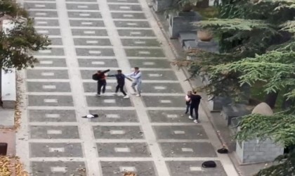 Öğrencilerin kavgası kamerada