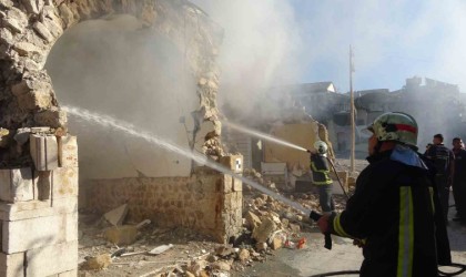 Onarılmayı bekleyen iş yerinde yangın çıktı