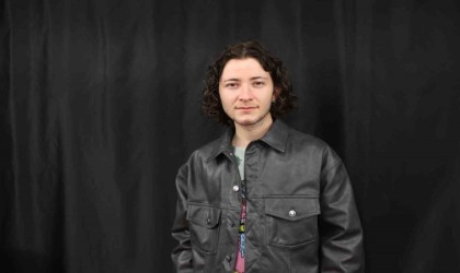 Otobüste Avatar kostümüyle İzmir Marşı söyledi: Amacım dalga geçmek değildi