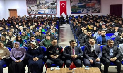 Özalpte “İşte O An” konulu konferans düzenlendi