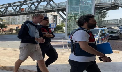 Parasını gasbeden motosikletli 2 şüpheliyi cipiyle çarparak öldürdü