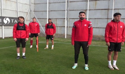 Sivasspor, saat 09.05te saygı duruşunda bulundu