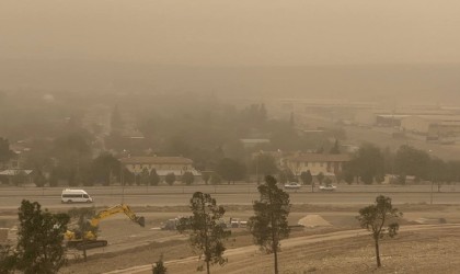 Suriye üzerinden gelen toz bulutu Ceylanpınar semalarını kapladı