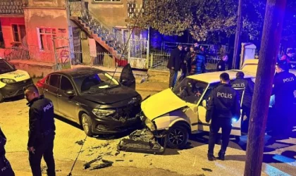 Takip sırasında otomobiliyle polis aracına çarpan ehliyetsiz sürücüye 41 bin lira ceza