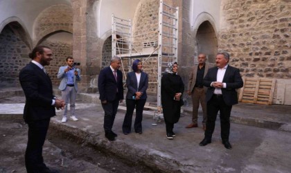 Tarihine sahip çıkan Melikgazi, Köşk Medreseyi gün yüzüne çıkarıyor