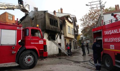 Tavşanlıda ahşap evde çıkan yangında 1 kişi öldü