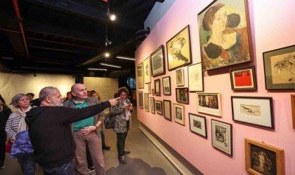 Tomris Uyarın dünyası bu sergide