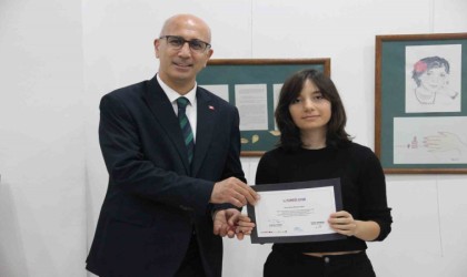 Tomris Uyarın öyküsünü çizgilerle anlattılar