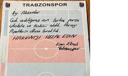 Trabzonsporlu oyuncular büfeden aldıkları çikolata ve bisküvilerin parasını not yazarak bıraktılar