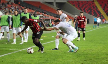 Trendyol Süper Lig: Gaziantep FK: 1 - Ç.Rizespor: 0 (İlk yarı)