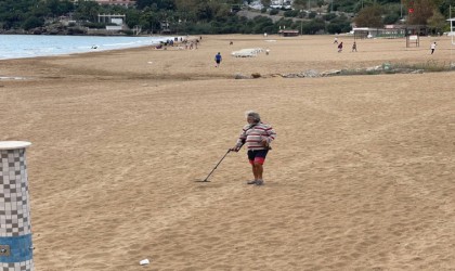 Turistlerin çekildiği plaj define avcılarına kaldı: Ne bulursak kar
