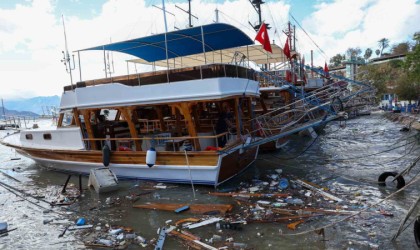 Turuncu kod uyarısının sürdüğü Antalyada Büyükşehirden vatandaşlara ‘Dikkatli olun uyarısı