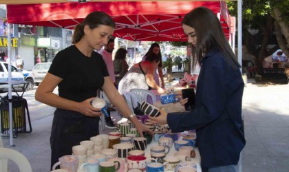 Üretici kadınlar Mersinde stant açtı