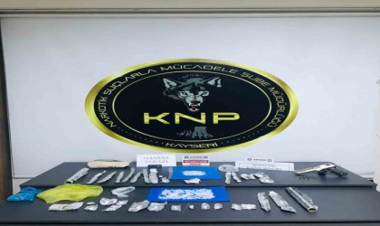 Uyuşturucu taciri 2 kişi yakalandı