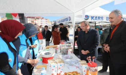 Vali Ziya Polat, hayır çarşısını gezdi