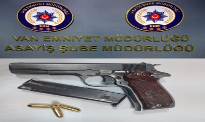 Vanda değişik suçlardan 15 kişi tutuklandı