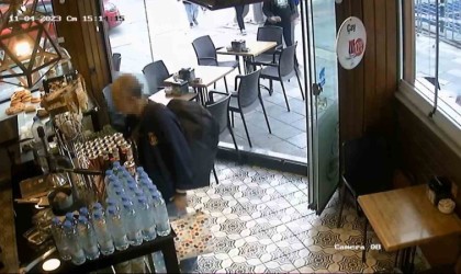 Vicdansız hırsız yardım kumbarasını çaldı: O anlar kamerada