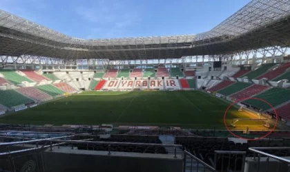 Yazın ’perdeleme’ ve ’fan’ yöntemiyle korunan stadyumun çimlerine kışın ’yapay güneş ışığı’ ile bakım