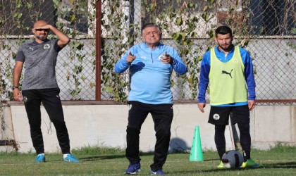 Yılmaz Vuraldan, TFFye yabancı teknik direktör eleştirisi