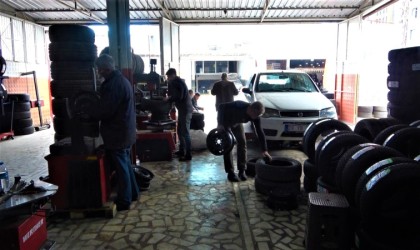 Zorunlu kış lastiği uygulaması: Oto lastikçilerde yoğunluk