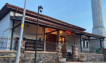 1944 Çerkeş depreminin ardından inşa edilen camii kendine hayran bırakıyor