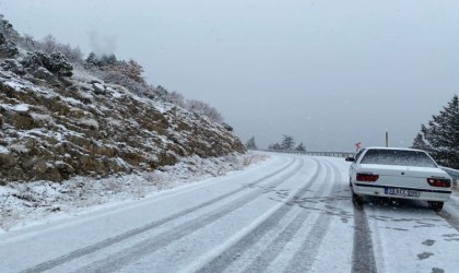 Adananın yüksek kesimlerine kar yağdı