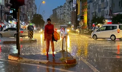 Antalya’da fırtına; uçak seferleri iptal / Ek fotoğraflar