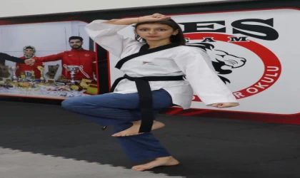 Antrenörünün parkta keşfettiği işitme engelli Dudu, dünya şampiyonasına hazırlanıyor